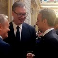 Makron priredio večeru za svetske lidere u Jelisejskoj palati, prisustvuje Vučić