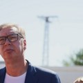 Ето, не иде му, али мора. А најрадије би све оставио…