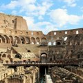 Karabinjeri identifikovali par koji je urezao svoja imena na zidu Koloseuma