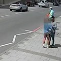 Kamera zabeležila jeziv pokušaj otmice deteta Slučajna prolaznica sprečila užas u Londonu u poslednji čas (video)