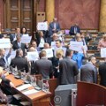 Orlić pokušao da nadlgasa opoziciju: U Skupštini se orilo „lopovi, lopovi“