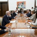 Sastanak u predsedništvu: Vučić se sastao sa ambasadorima Kvinte (video)