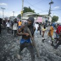 Haićani slave najavu dolaska stranih trupa u svoju zemlju, ali ima i onih koji brinu zbog prošlosti