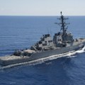 Ratni brod američke mornarice presreo više projektila u blizini Jemena