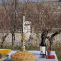SPC slavi svetog Trifuna, zaštitnika vinogradara, useva i ljubavi! Veruje se da će zima od danas početi da popušta, a evo…