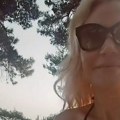 (Video): Lena Kovačević se skinula u bikini: Pevačica objavila snimak sa letovanja, svi gledaju u njen dekolte