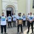 Hodočasnici krenuli iz Čačka da obilaze manastire i skupljaju pomoć za petoricu obolelih dečaka: Koliko srce imaju ovi…
