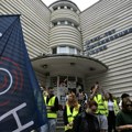 Studenti FON-a protestuju zbog onlajn nastave, u Nišu blokada rektorata