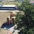 Kao nekada: Celo selo sjatilo se ispod hrasta da obeleži sveca zaštitnika
