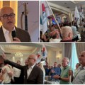 Blokaderi sa velikom strašću uništavaju trobojku i bore se protiv dizanja crkve na Štrandu Vučević: Ustali su oni koji mrze…