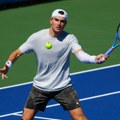 Šok na US Openu, povukao se peti teniser sveta – lakši posao za Sinera