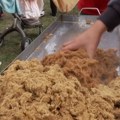 Ne pita se za cenu – duvan čvarci na valjevskom festivalu okupili hiljade ljubitelja specijaliteta od mesa
