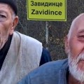 "Zvao sam ga da dođe, nisam znao da je mrtav": Prvi komšija ubijenih u suzama nakon ubistva kod Babušnice