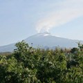 Šiklja lava, pepeo pada po poznatom turističkom mestu: Pogledajte novu aktivnost vulkana Etne