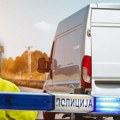 Drama u Rožnoj dolini: Dečak (11) zarobljen u kombiju, nepoznata žena ga izvukla dok je policija samo gledala