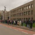 Atmosfera među građanima Srbije u Hagu: Vučić ode, a može da nam dođe i u Hag