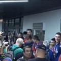 Ovako su košarkaši Srbije dočekani na aerodromu (VIDEO)