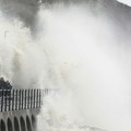 Snažna oluja hara zapadnom Evropom: Ima mrtvih i povređenih, milioni bez struje /video, foto/