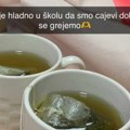 Učlenicima Medicinske škole u Leskovcu dele čajeve da bi se ugrejali