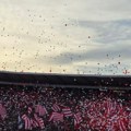 Delije pokrenule feštu pre starta meč sa Čukaričkim: Desetine hiljada balona poletelo u nebo, prizor je prelep
