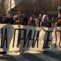 Protest roditelja ispred škole za dizajn "Bogdan Šuput"