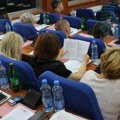 Odbornici vladajuće većine odbacila predlog da se i roditeljima priznaje status pratioca deteta