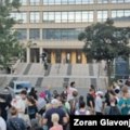 Dva od 10 osumnjičenih za napad na policiju i nasilničko ponašanje priznala krivicu, saopštilo tužilaštvo