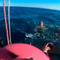 Oca i ćerku (10) odvukle morske struje na pučinu Objavljen dramatičan snimak spasavanja (video)