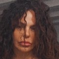 "Tri puta sam se ošišala na ćelavo, mislila sam da sam jeftina spodoba": Srpska glumica (53) pozira u haljini bez brushaltera…