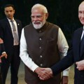 Modi poklonio Putinu kopiju drevnog indijskog teksta „Bagavad Gite"