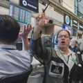 Nafta pala ispod 80 dolara po barelu, američke akcije osciliraju