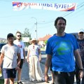 "Pešačim za svoju porodicu i svoje selo" Gradonačelnik Kragujevca peške ide ka Beogradu: "Baš zato želim da pružim podršku…