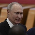 Putin: Razgovarao sam „u prolazu“ s Vučićem, delim zabrinutost zbog situacije oko Srbije