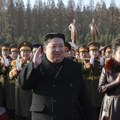 Kim Džong Un: Zbrisaćemo neprijatelje ako pokušaju da upotrebe silu protiv nas