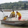 Spasioci sa Štranda spasli čoveka koji je pao u Dunav s Mosta slobode