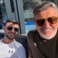 Žene poludele za sinom Šerifa Konjevića: Retko se pojavljuje u javnosti, a pevač objavio zajedničku fotku i pokazao kakav je…