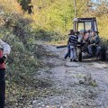 VAŠA PISMA! Aleksandra: Meštani Sinje Glave organizovali radnu akciju da bi uklonili granje sa puta Pasjač-Sinja Glava…
