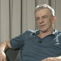 Od detinjstva ide na štakama zbog odluke roditelja! Naš pevač ne krije gorčinu: Zameram im što nisu pristali na operaciju...…