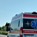 Voz naleteo na automobil kod Doljevca, povređen muškarac