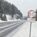 AMSS savetuje vozače: Ukoliko krećete ka planinskim centrima, ponesite zimsku opremu