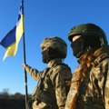 Ni pol ni godine više nisu bitne: Hiljade žena u Ukrajini se prijavljuje za vojsku, a evo kako je rat promenio njihove…