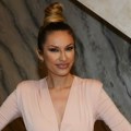 Rada ovako: Tuširam se, perem kosu kada stignem, nikada nisam stavila kremu na lice, celulit blurujem, imam ga dosta