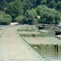 Vojska Srbije postavila pontonski most od Zemunskog keja do Velikog ratnog ostrva FOTO