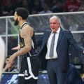 Isplivao snimak: Pogrešna odluka sudija - Partizan je ubacio loptu u igru za 4 sekunde, a arbitri svirali drugačije...