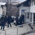 Objavljen snimak uhapšenog emira Selimovića! Ubicu žene i deteta uvode u policijsku stanicu! (video)