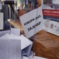 Studentkinja: Udario me muškarac tokom evidentiranja nepravilnosti na izborima u Zaječaru