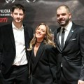 (Video) Premijera filma "Obraz" Igor Benčina prošetao crvenim tepihom u elegantnom izdanju, a Tijana Bogićević poručila…