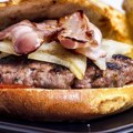 Tajna savršenog burgera: Jedna kockica leda čini meso neverovatno sočnim