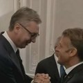 Vučić se sastao sa predsednikom Makronom u Jelisejskoj palati u Parizu