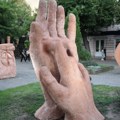 Mesec dana u znaku vajarstva: U Kikindi otvoren 43. internacionalni simpozijum skulpture „Terra“ (Foto)